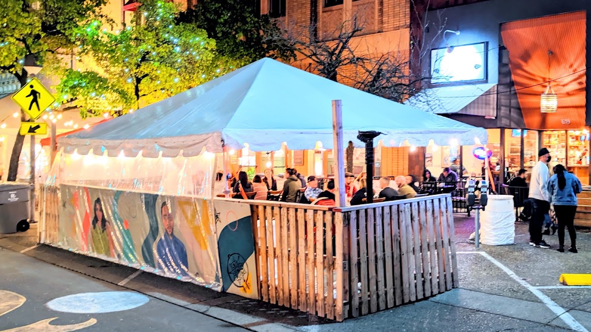 Carmen’S Bistro & Bar